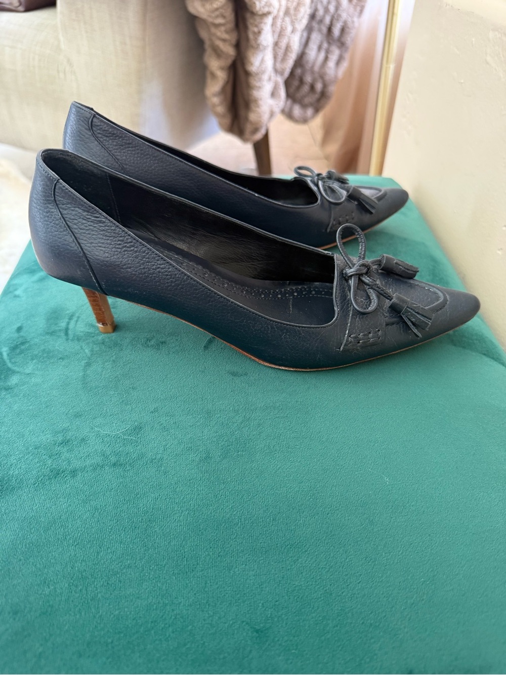 Brooks Brothers 324 Navy Blue Leather Pointed-Toe Wood Kitten Heels with Tassel - Picture 3 of 10